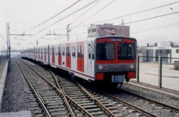 La un pas de moarte: o maşină a fost spulberată de tren, la Mangalia